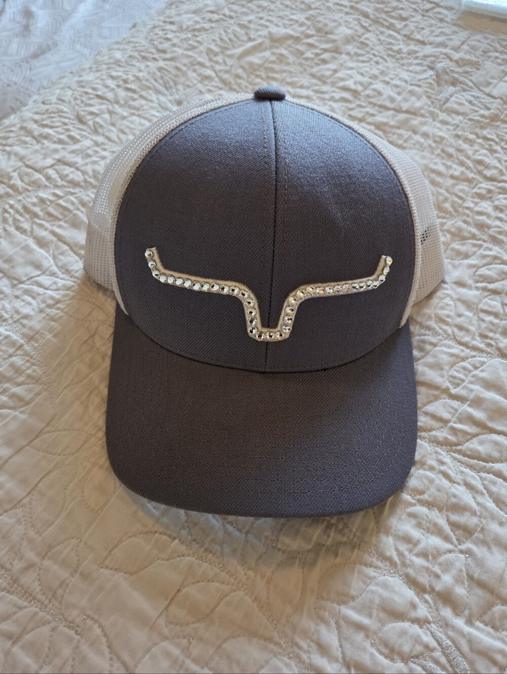 Kimes Ranch Gray & Cream Rhinestone Longhorn Trucker Hat